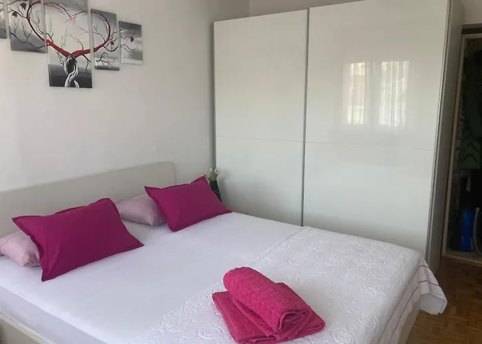 Apartman Pink Wave Split